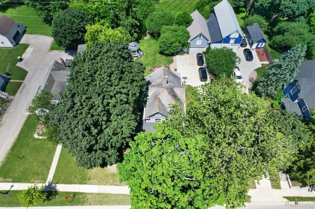 315 E Michigan Avenue Saline City MI 48176