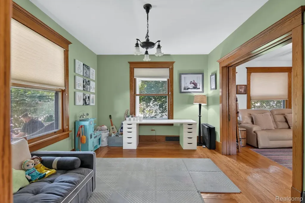 315 E Michigan Avenue Saline City MI 48176