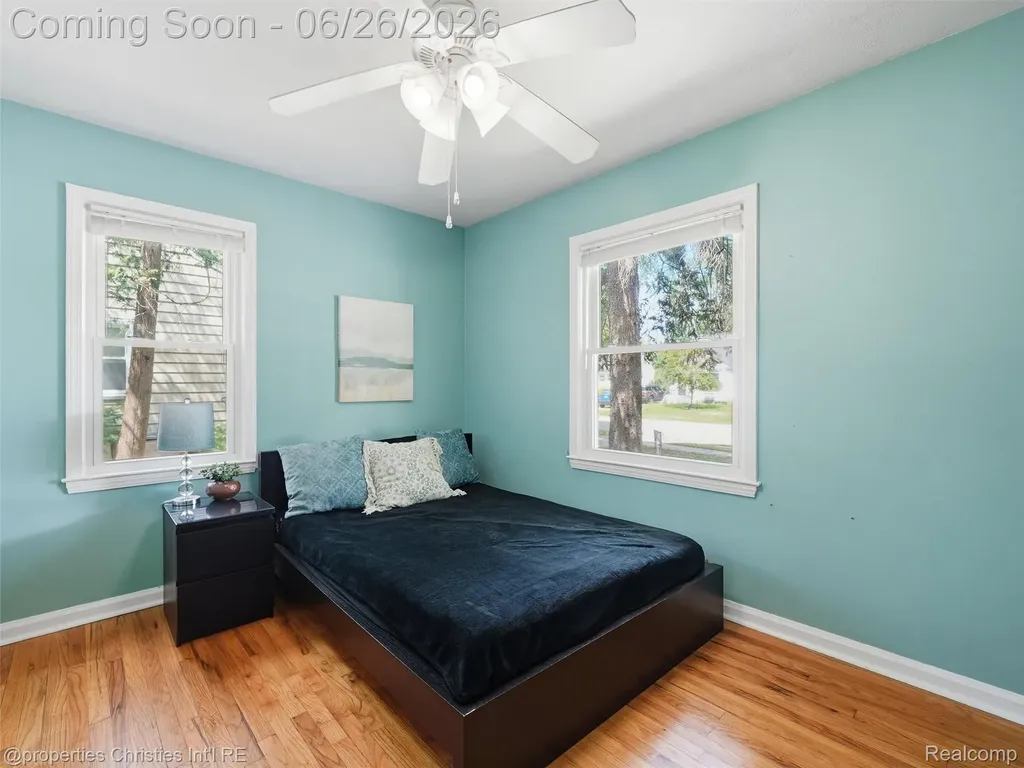 23203 Violet Street Farmington City MI 48336