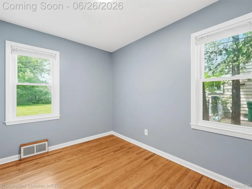 23203 Violet Street Farmington City MI 48336