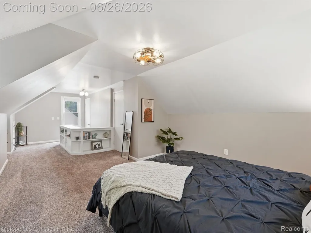 23203 Violet Street Farmington City MI 48336