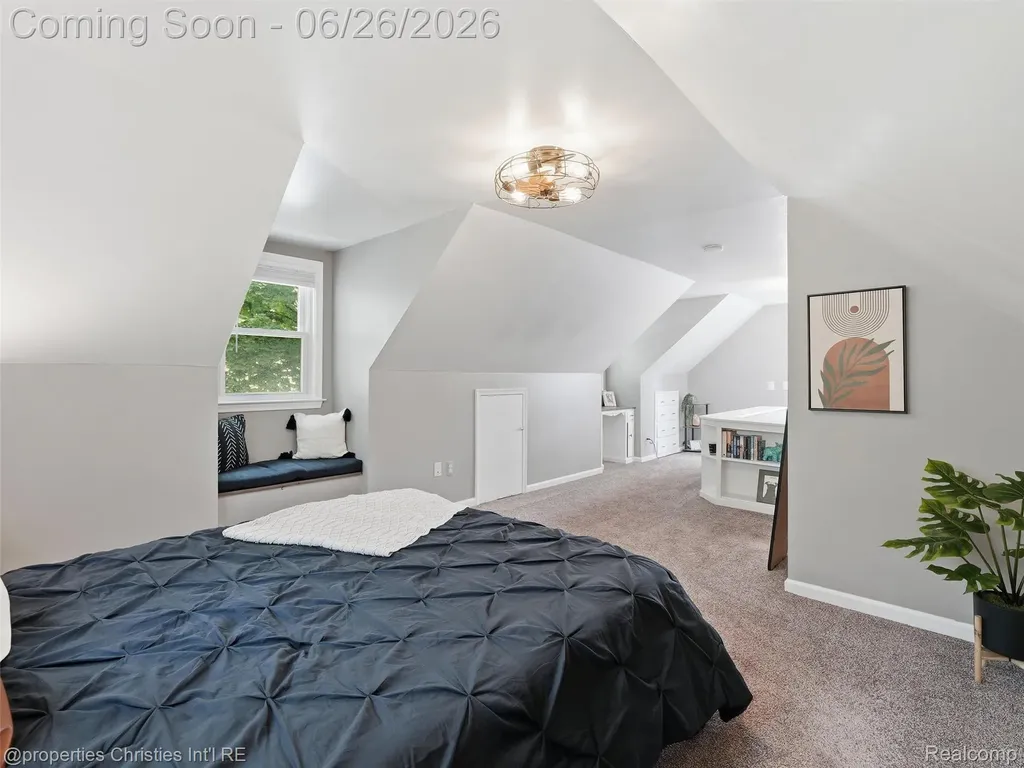 23203 Violet Street Farmington City MI 48336