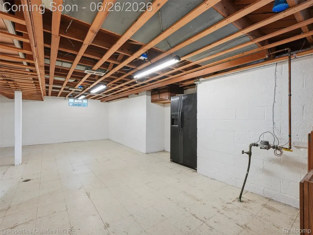 23203 Violet Street Farmington City MI 48336