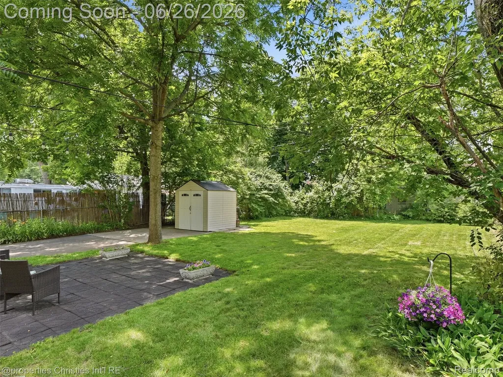 23203 Violet Street Farmington City MI 48336