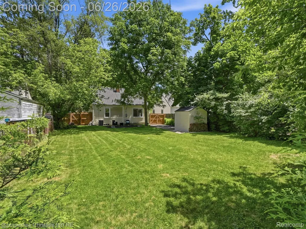 23203 Violet Street Farmington City MI 48336