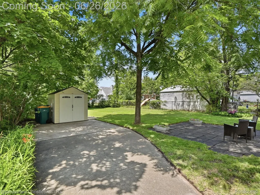 23203 Violet Street Farmington City MI 48336