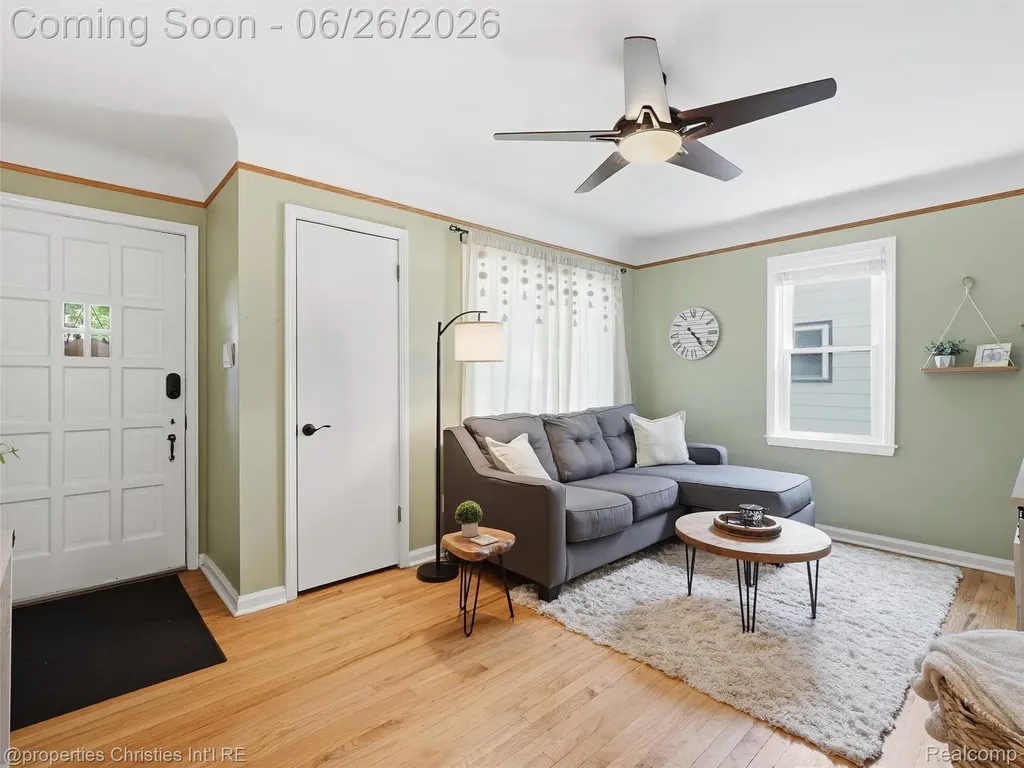23203 Violet Street Farmington City MI 48336