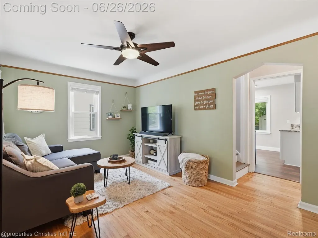 23203 Violet Street Farmington City MI 48336