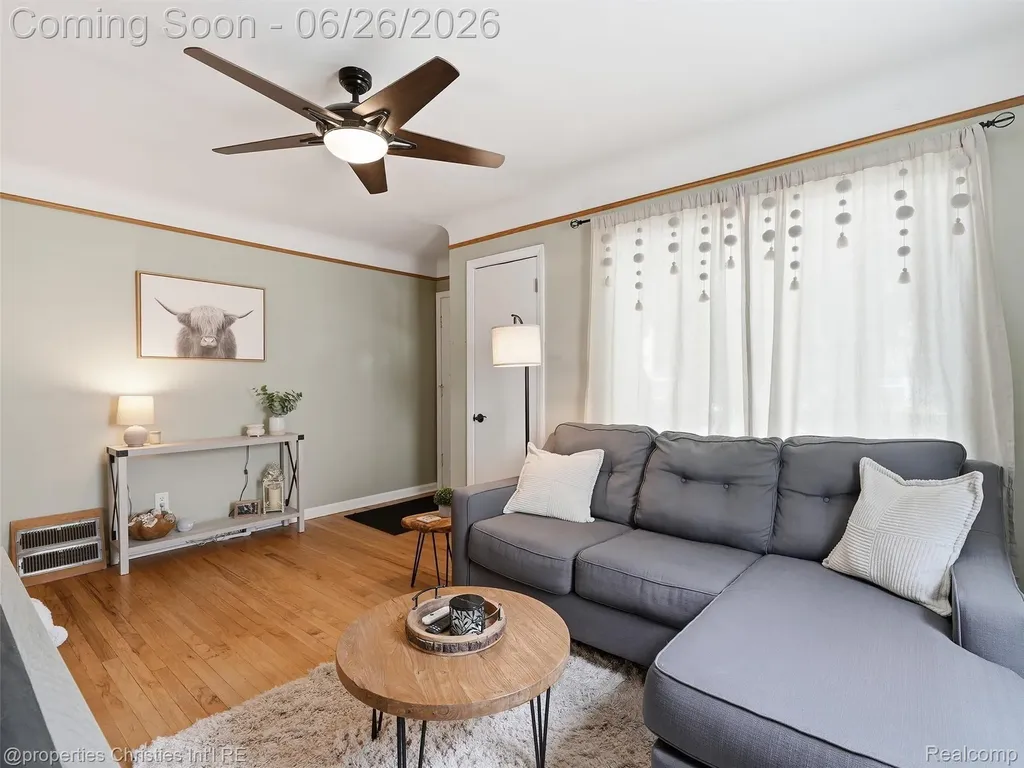 23203 Violet Street Farmington City MI 48336