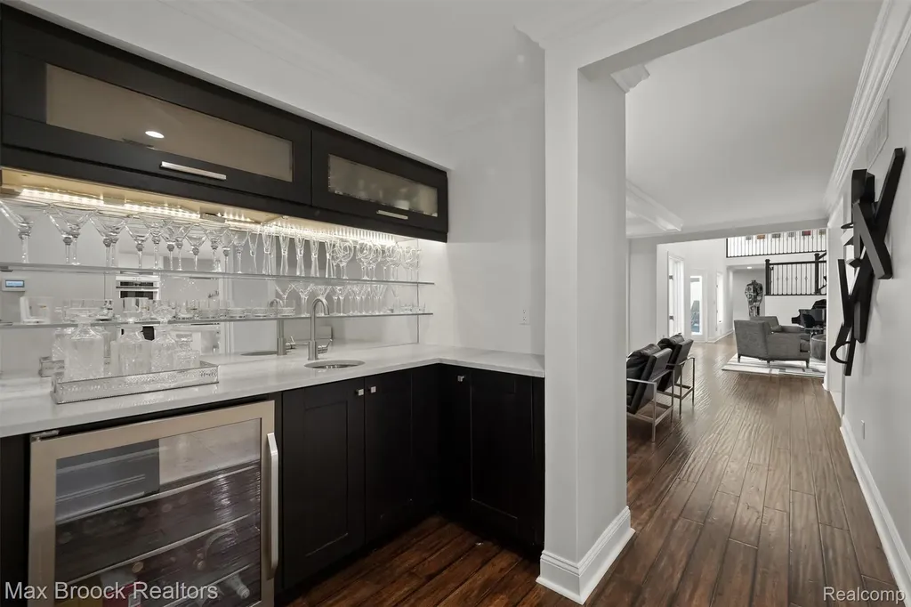 5190 Clarendon Crest Street Bloomfield Charter Township MI 48302