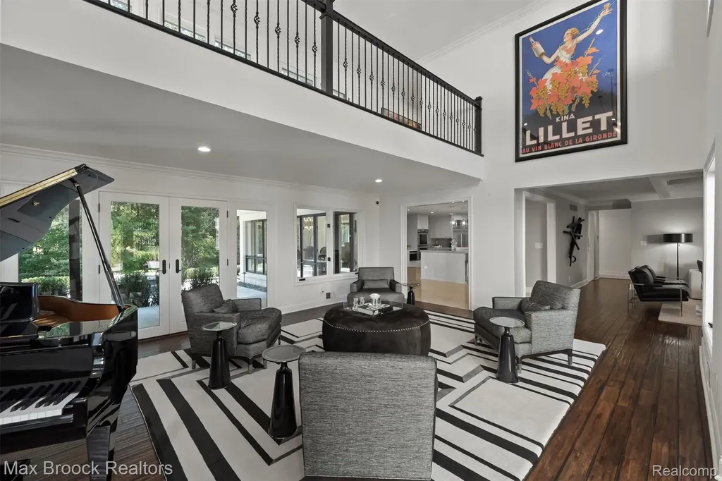 5190 Clarendon Crest Street Bloomfield Charter Township MI 48302