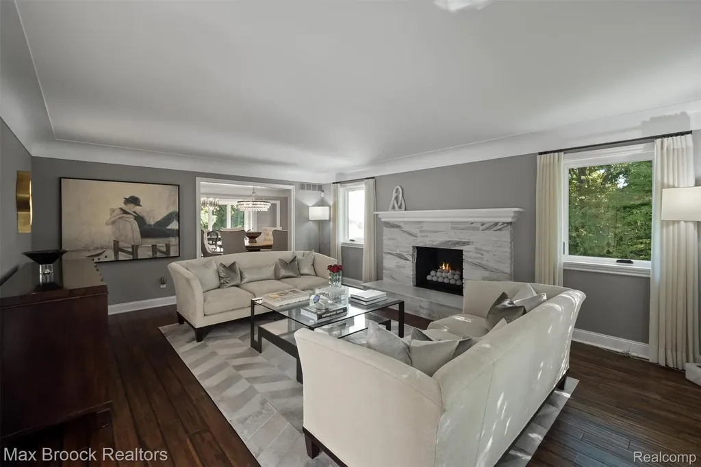 5190 Clarendon Crest Street Bloomfield Charter Township MI 48302