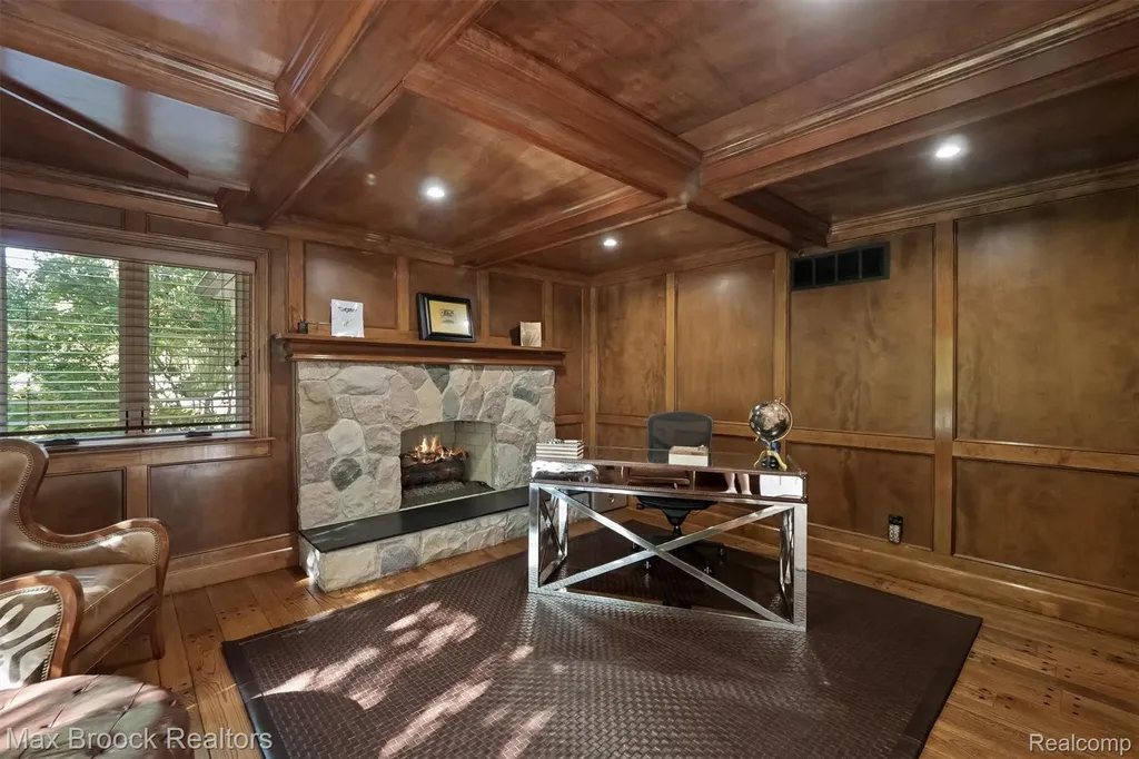 5190 Clarendon Crest Street Bloomfield Charter Township MI 48302