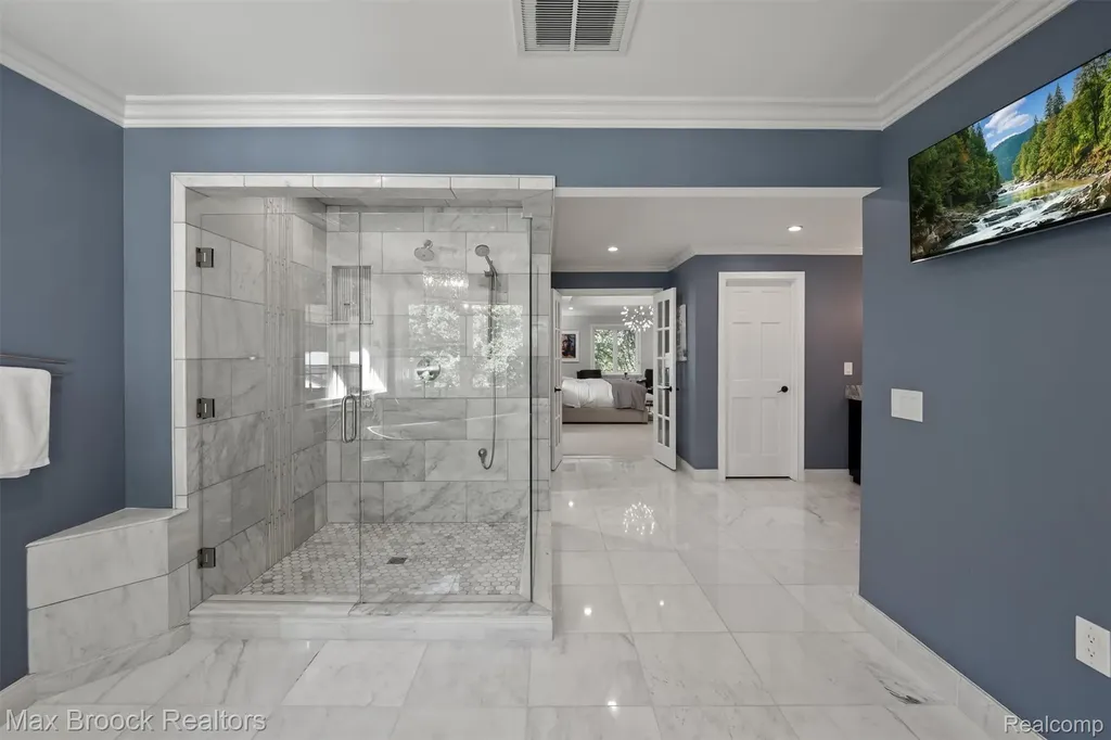 5190 Clarendon Crest Street Bloomfield Charter Township MI 48302