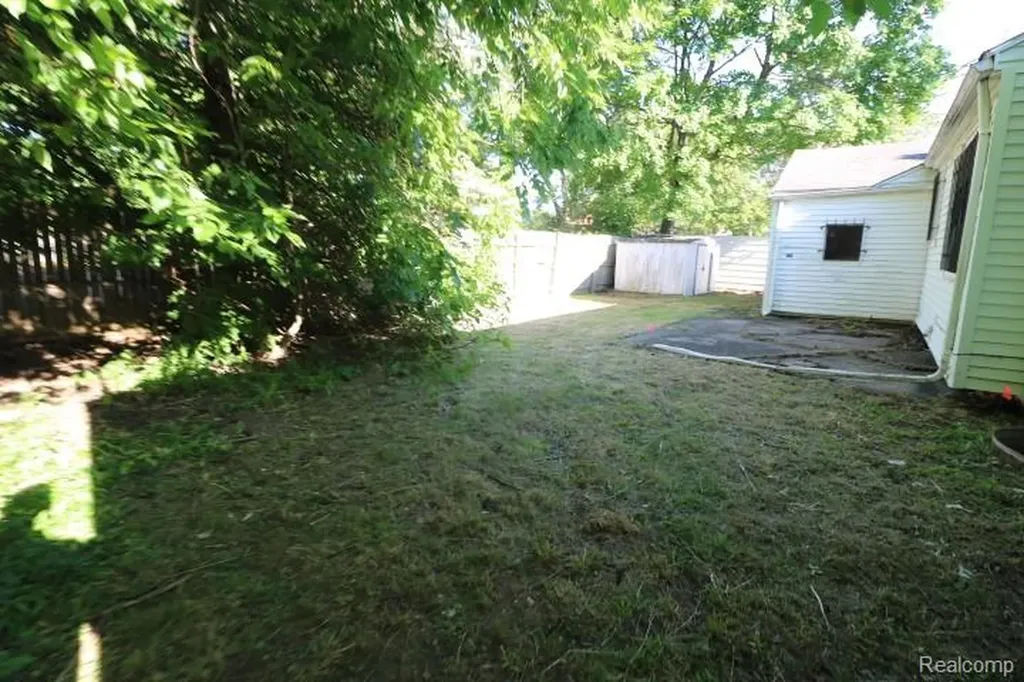 5710 Dupont Street Flint City MI 48505