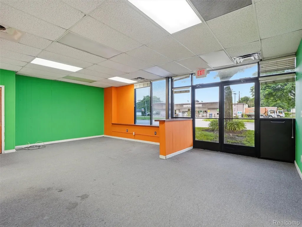 832 W 11 Mile Road Madison Heights City MI 48071