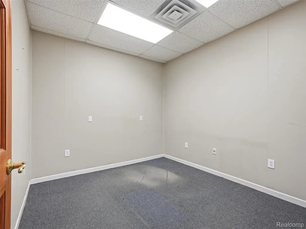 832 W 11 Mile Road Madison Heights City MI 48071