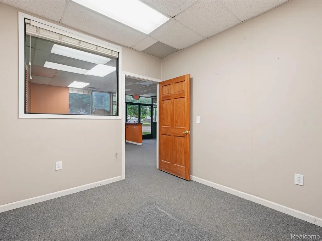 832 W 11 Mile Road Madison Heights City MI 48071
