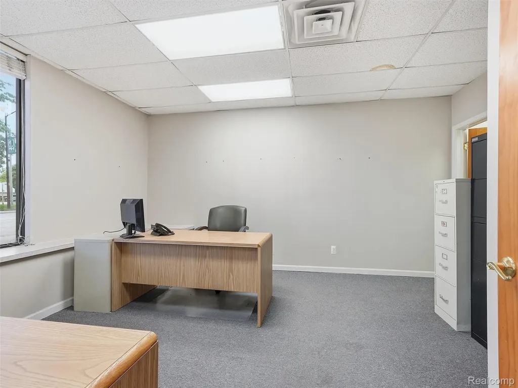 832 W 11 Mile Road Madison Heights City MI 48071
