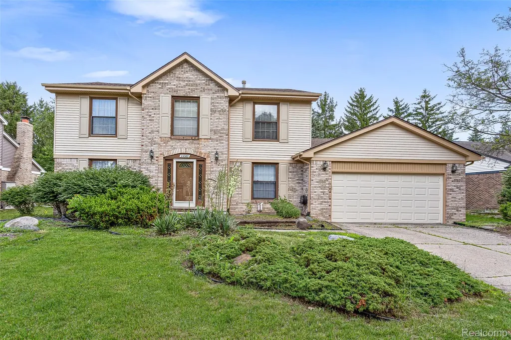 24982 Portsmouth Avenue Novi City MI 48374
