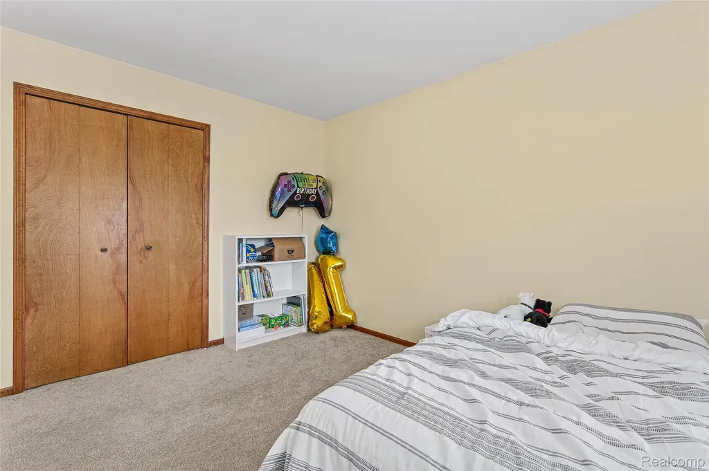 24982 Portsmouth Avenue Novi City MI 48374
