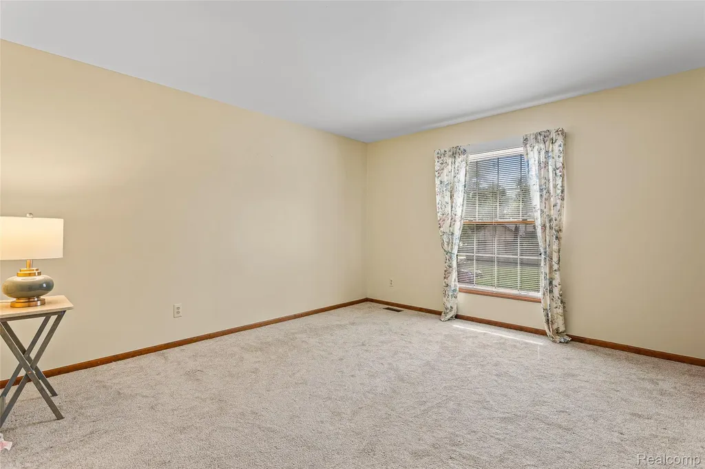 24982 Portsmouth Avenue Novi City MI 48374