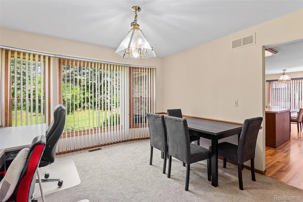 24982 Portsmouth Avenue Novi City MI 48374