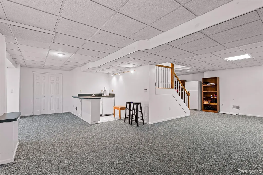 24982 Portsmouth Avenue Novi City MI 48374