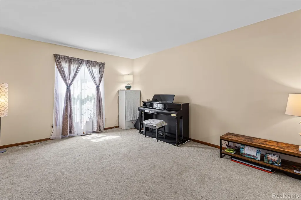 24982 Portsmouth Avenue Novi City MI 48374