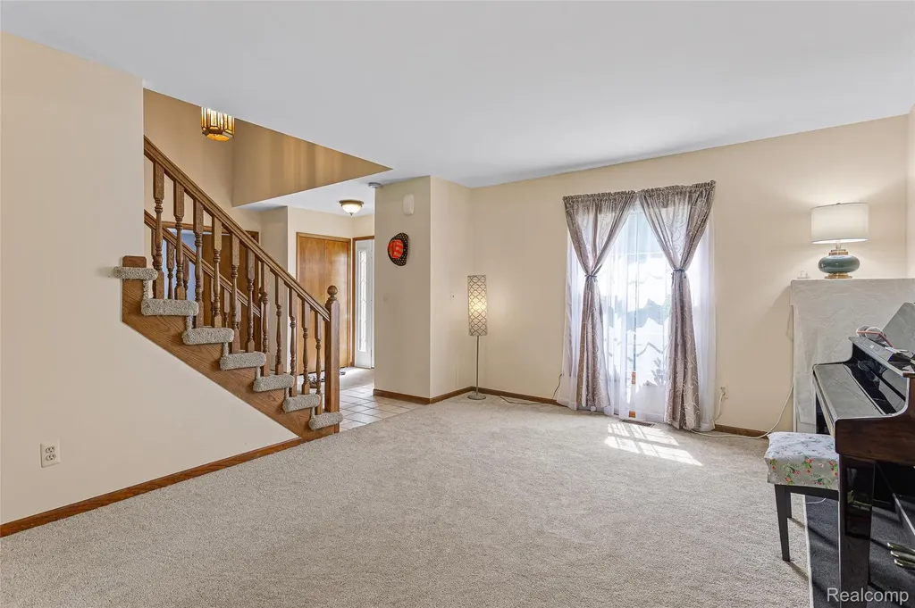 24982 Portsmouth Avenue Novi City MI 48374