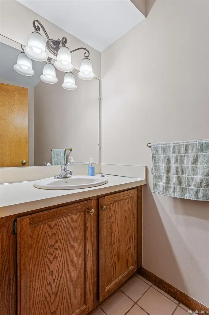 24982 Portsmouth Avenue Novi City MI 48374