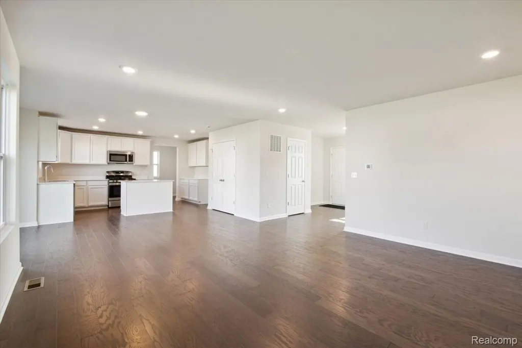 368 Edge Brook Drive Holly Township MI 48442