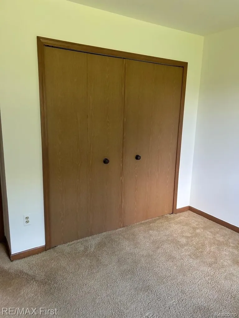 43719 Hartford Drive Clinton Charter Township MI 48038