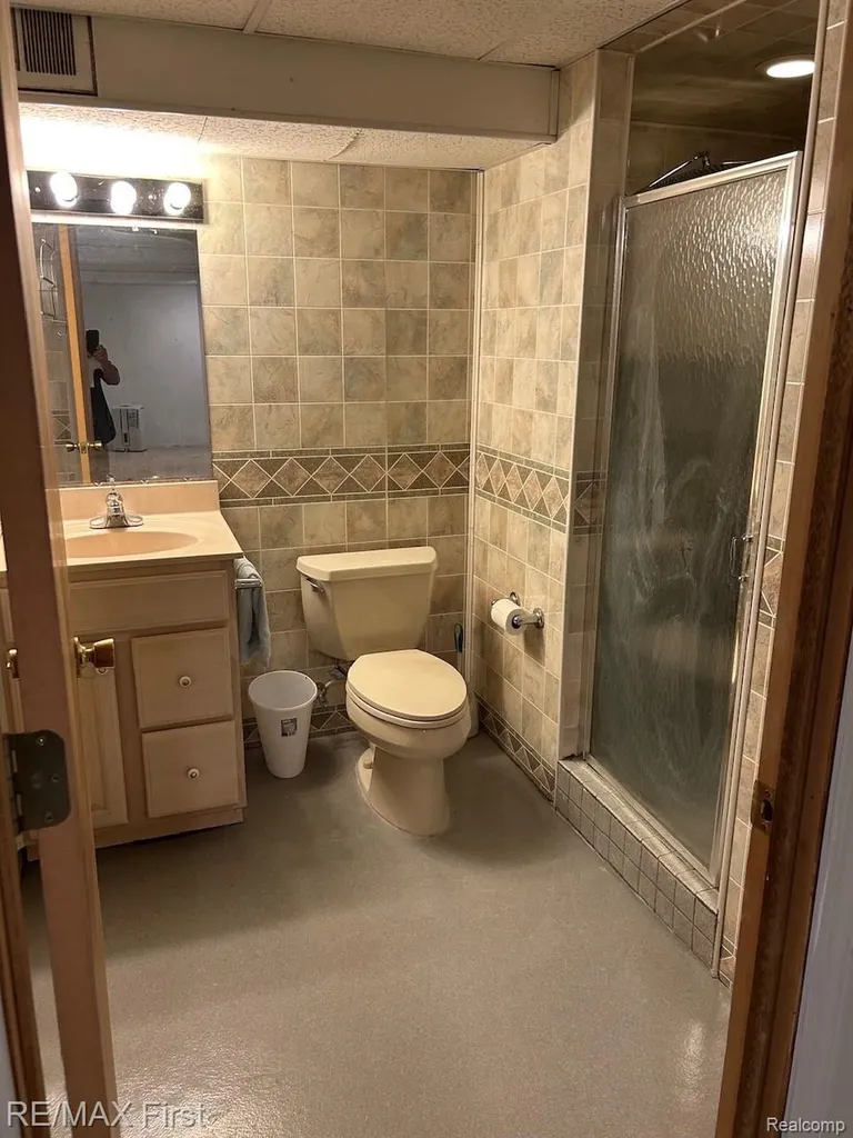 43719 Hartford Drive Clinton Charter Township MI 48038