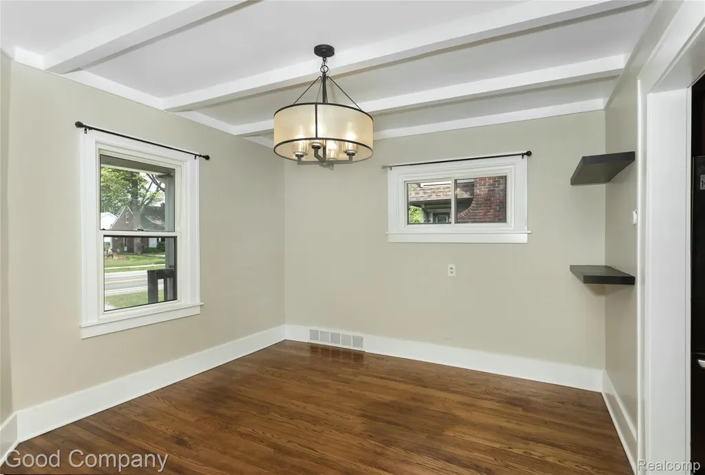 1924 Pinecrest Drive Ferndale City MI 48220