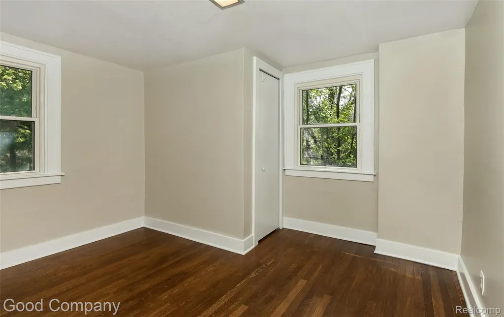 1924 Pinecrest Drive Ferndale City MI 48220