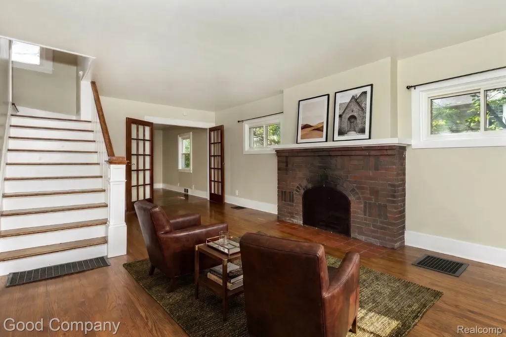 1924 Pinecrest Drive Ferndale City MI 48220