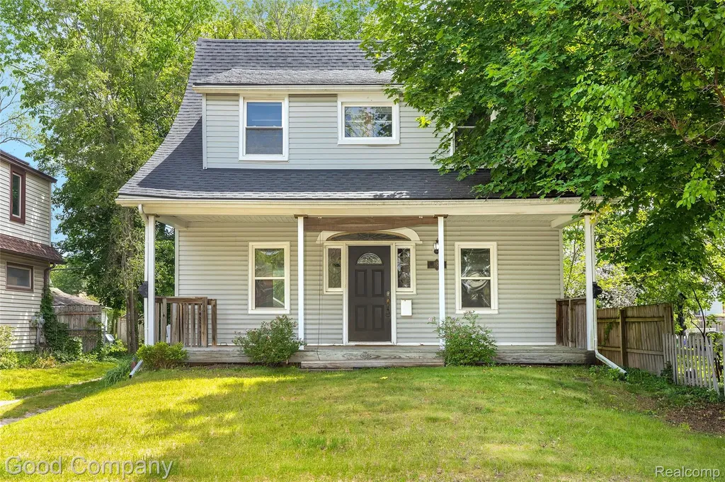 1924 Pinecrest Drive Ferndale City MI 48220