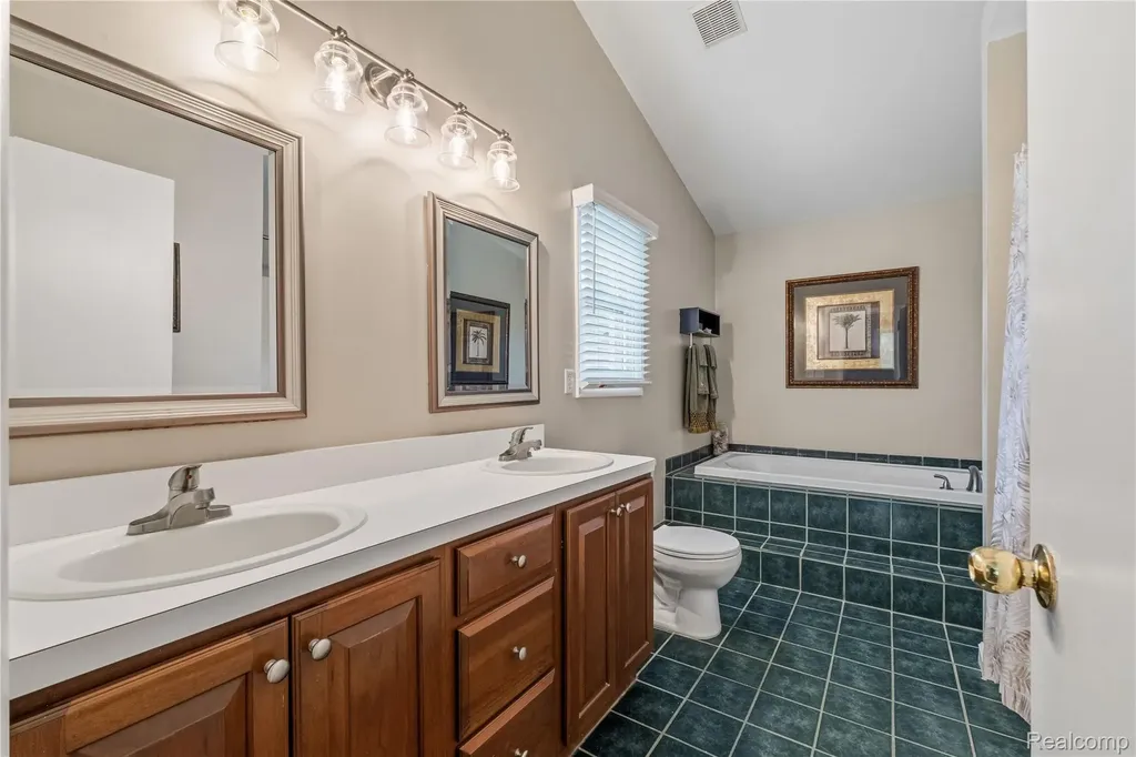 12949 Millbrooke Way Green Oak Township MI 48178