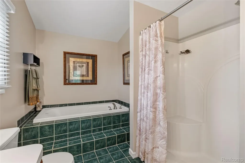 12949 Millbrooke Way Green Oak Township MI 48178