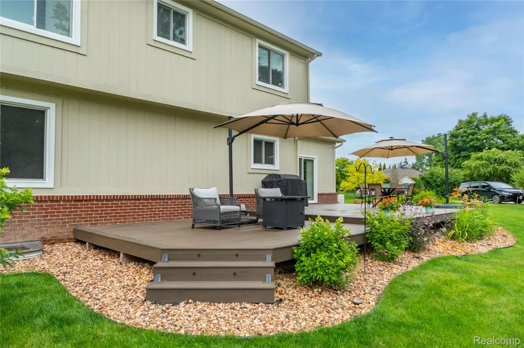 12949 Millbrooke Way Green Oak Township MI 48178