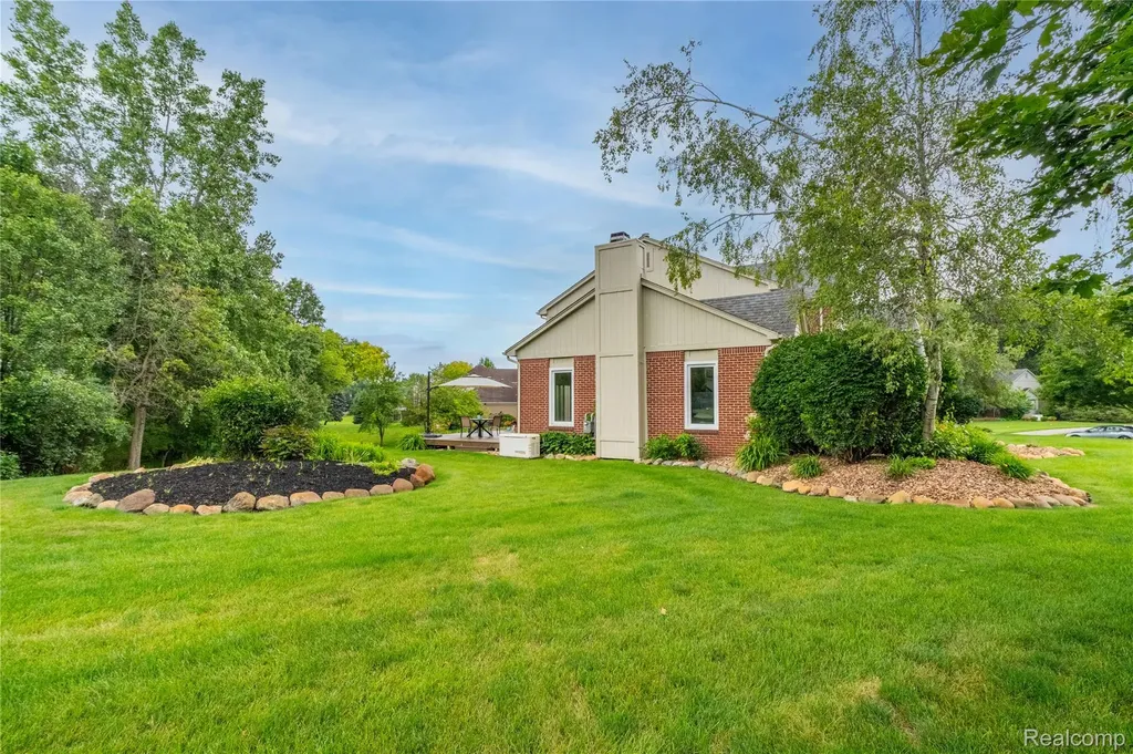 12949 Millbrooke Way Green Oak Township MI 48178