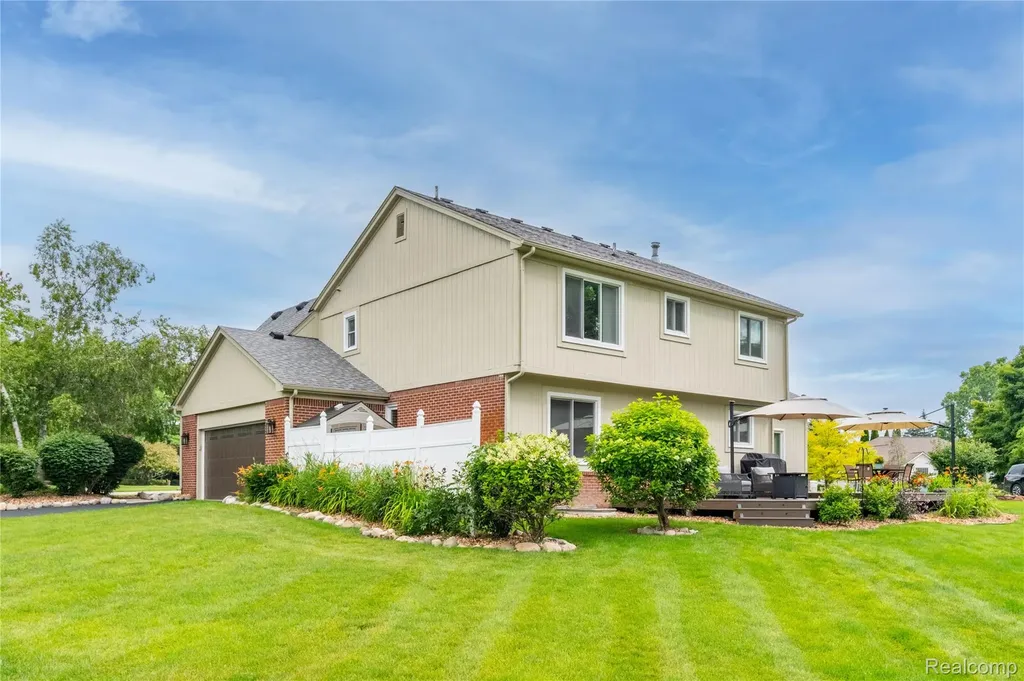 12949 Millbrooke Way Green Oak Township MI 48178