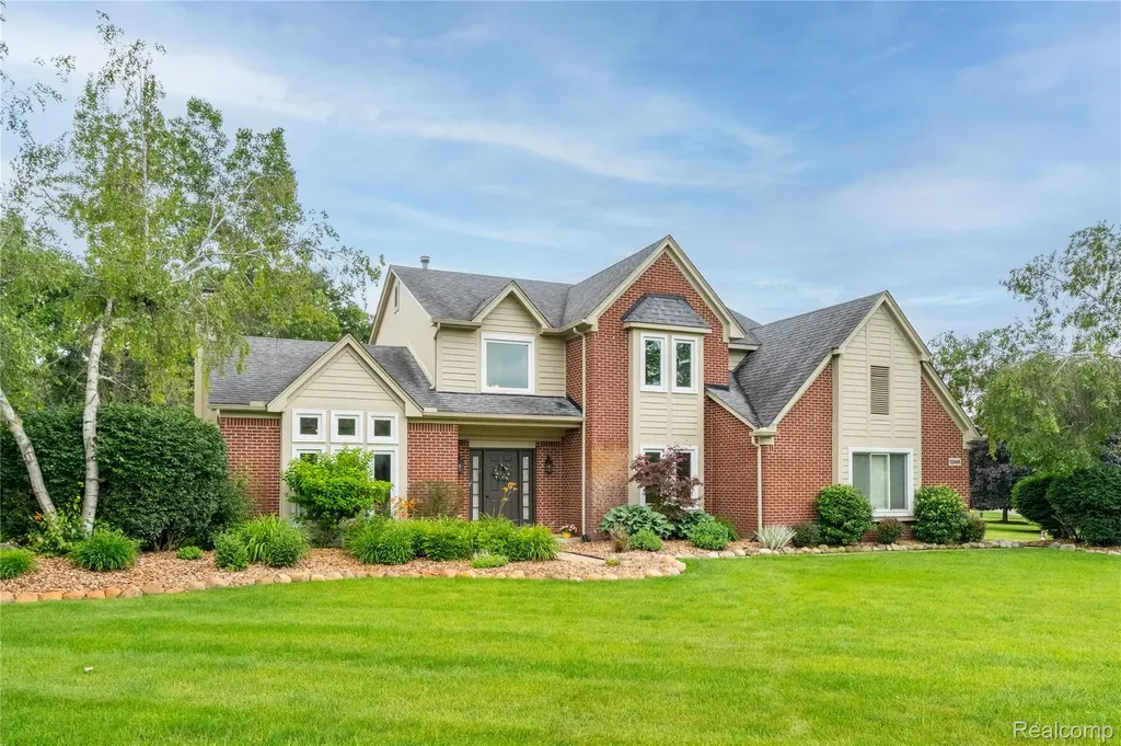 12949 Millbrooke Way Green Oak Township MI 48178