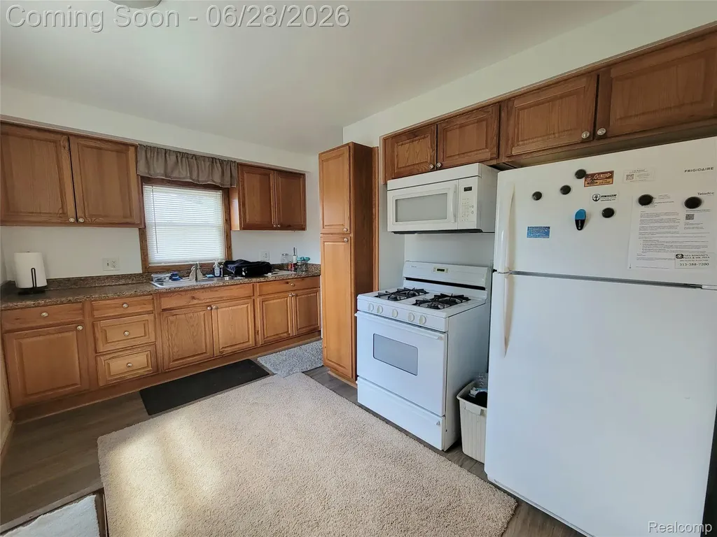 22246 Champaign Street Taylor City MI 48180