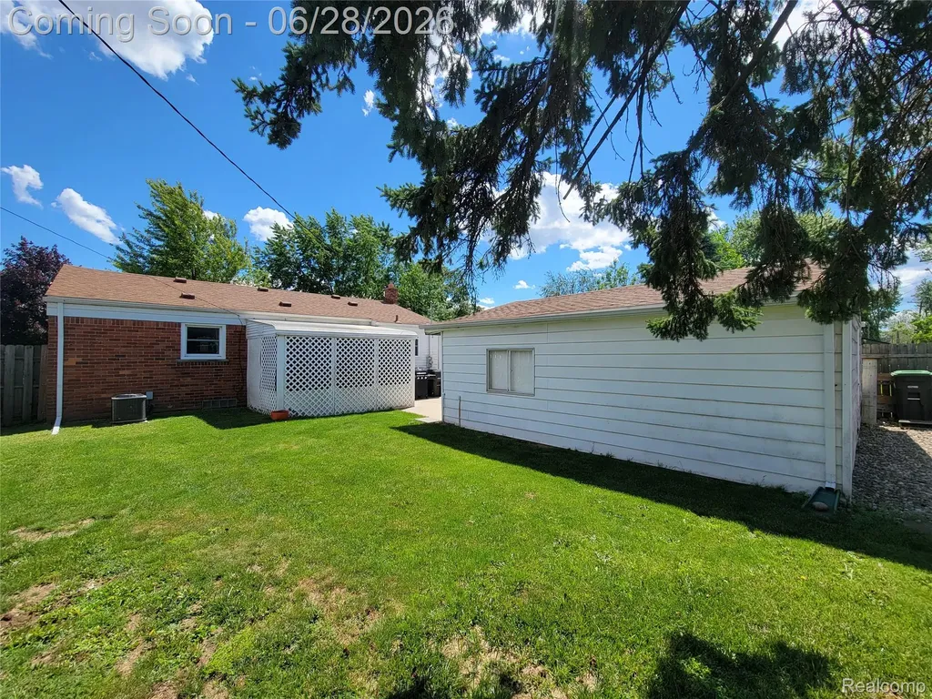 22246 Champaign Street Taylor City MI 48180