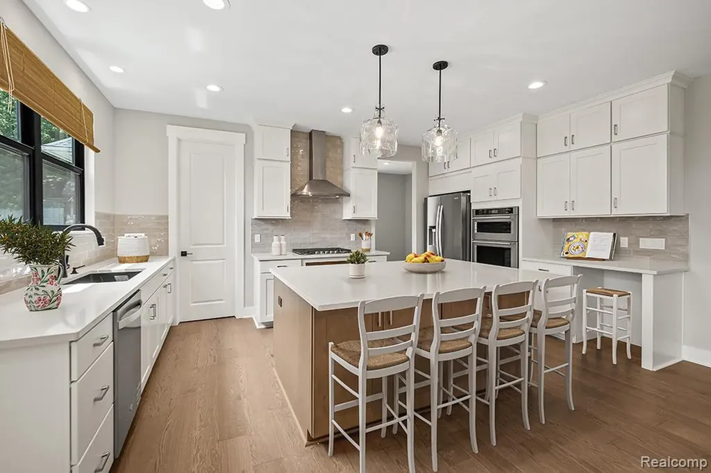 716 Catalpa Drive Royal Oak City MI 48067