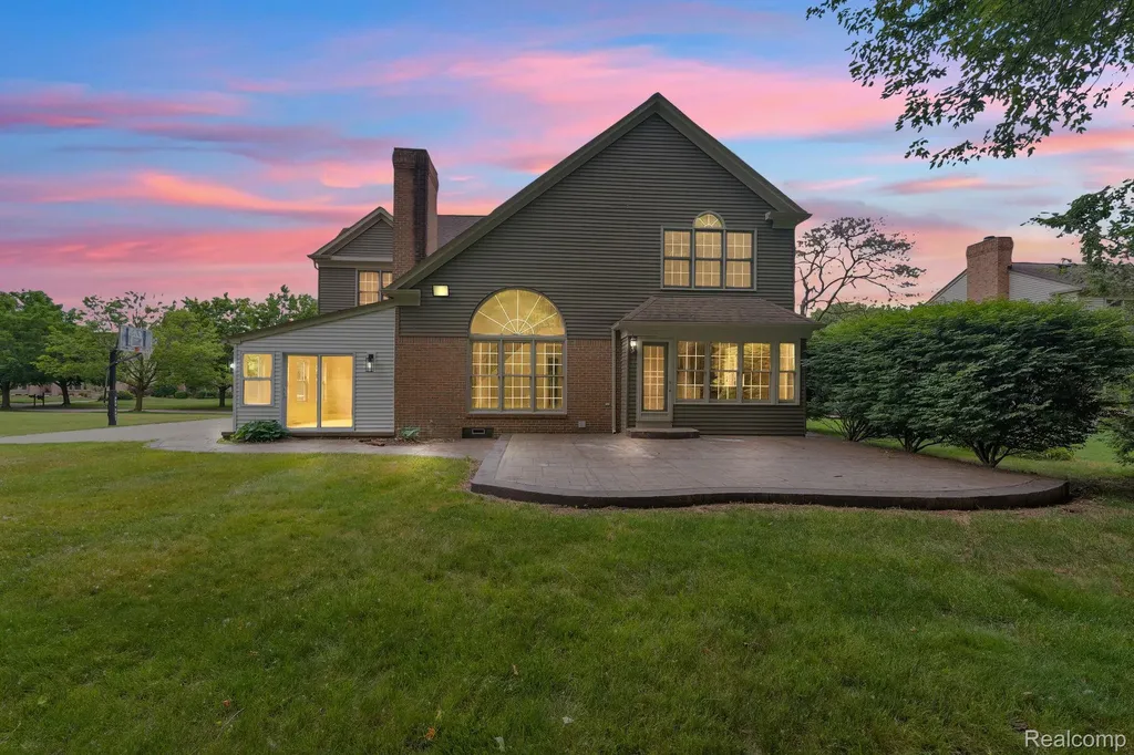 47974 Deer Trail Drive Canton Charter Township MI 48187