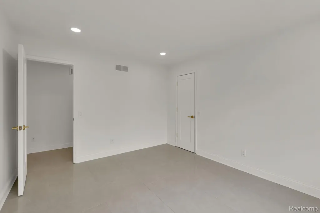 47974 Deer Trail Drive Canton Charter Township MI 48187