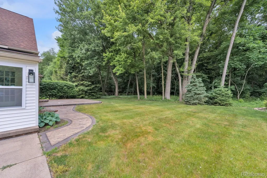 47974 Deer Trail Drive Canton Charter Township MI 48187